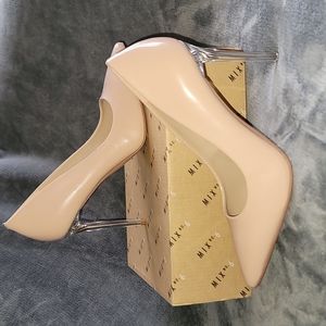 NWT Mix No.6 Danyah Pumps, Maple Sugar, Women's sz 10
